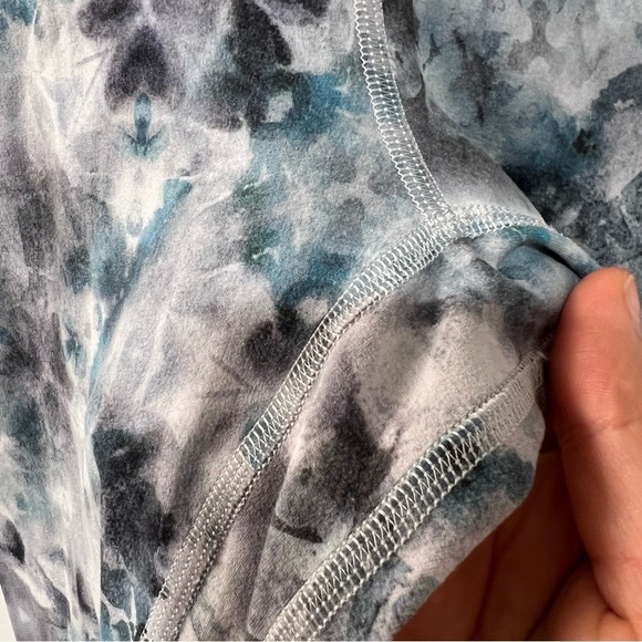 Lululemon Align Super High-Rise Pant 25”
Kaleidofloral Multi size 0 - Picture 10 of 11